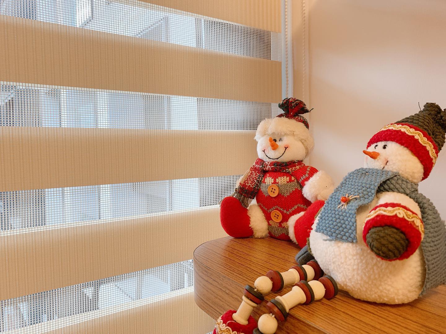 客廳調光簾日夜採光設計